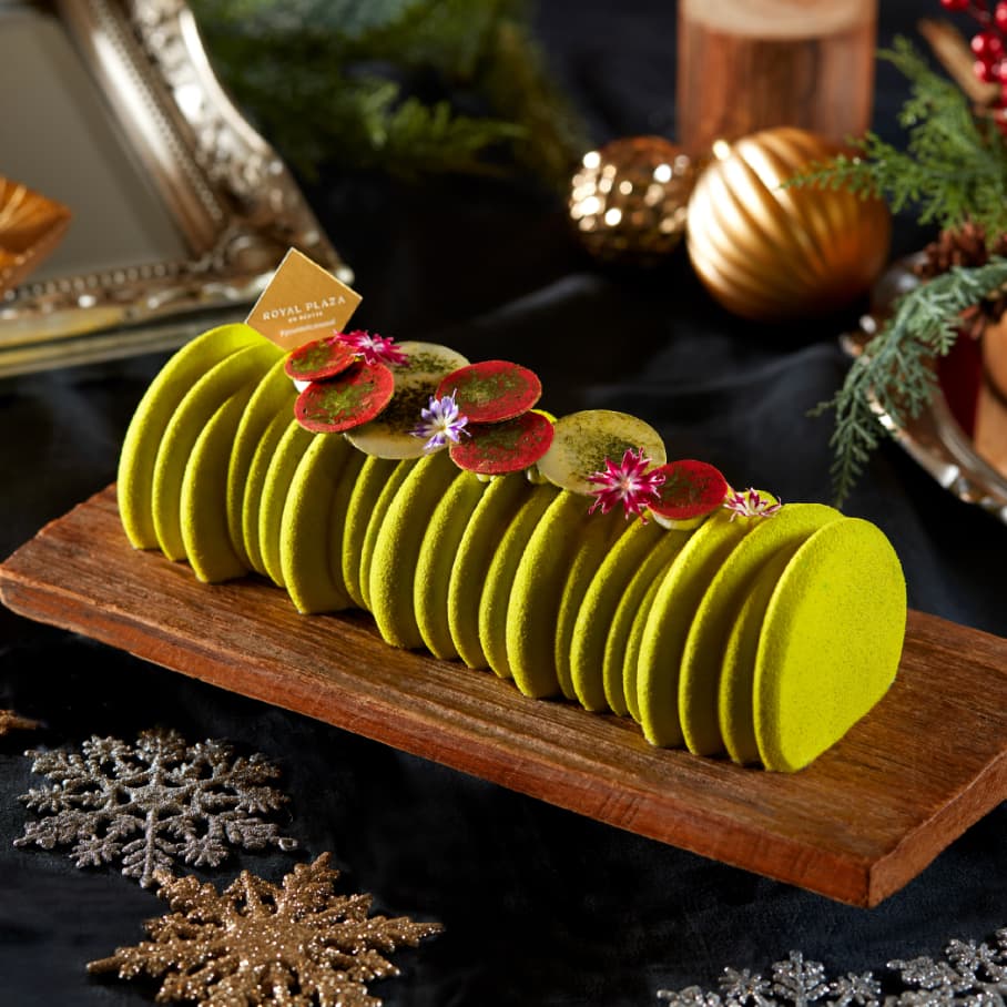 Festive Log Cake (900g)