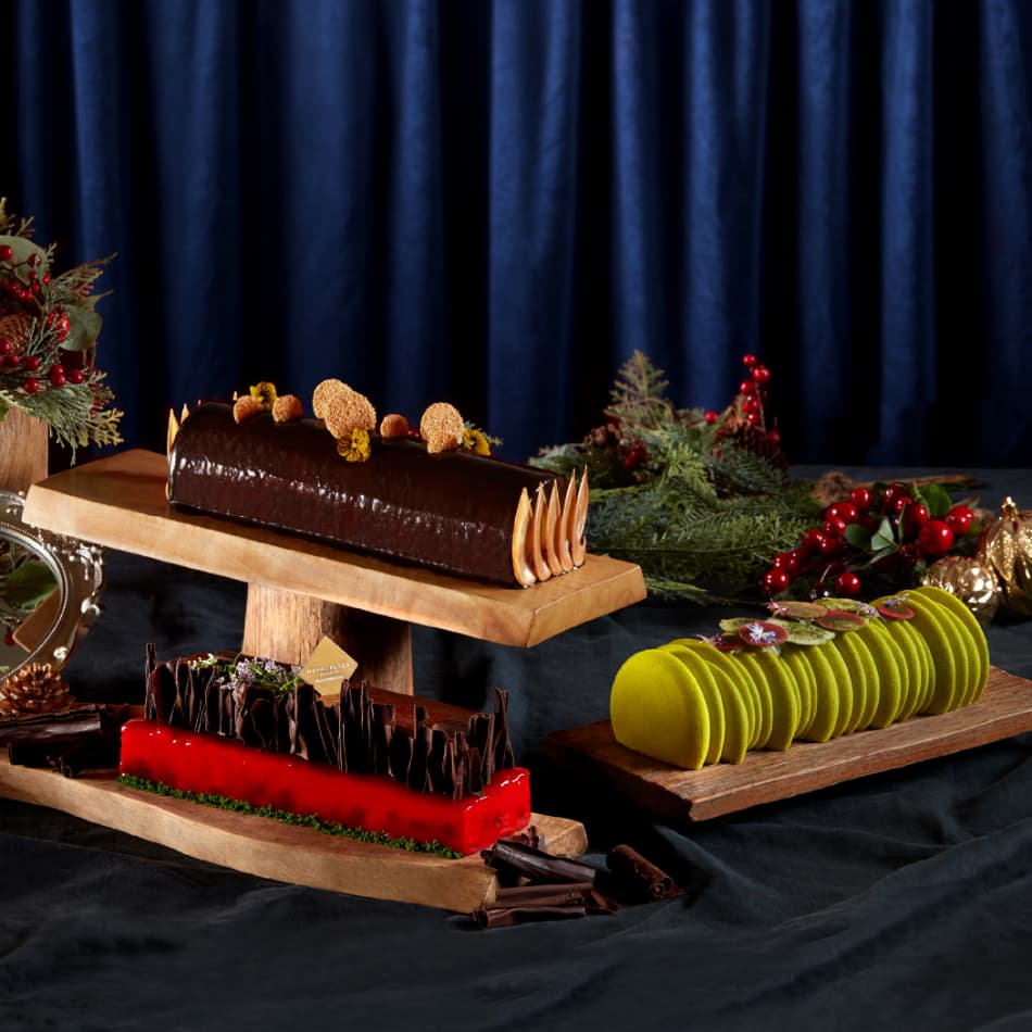 Festive Log Cake (900g)