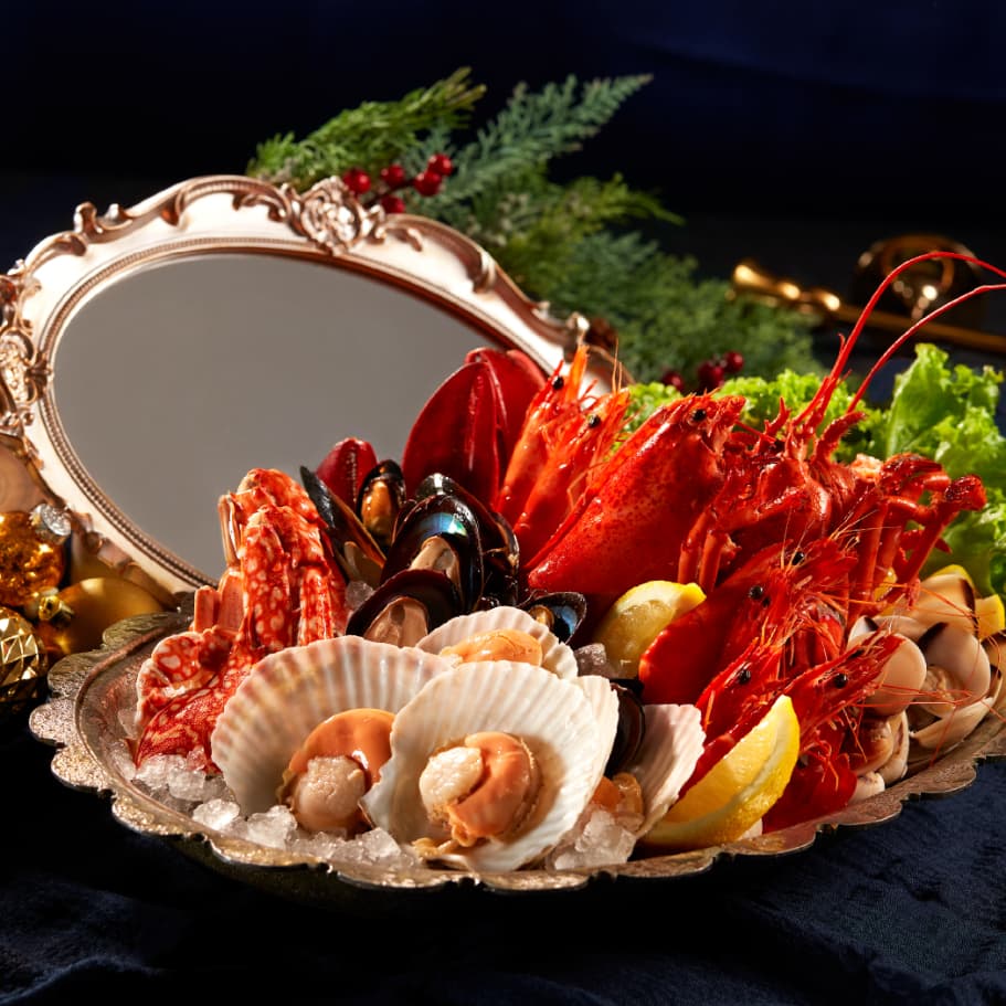 The Grand Seafood Platter with Lobster